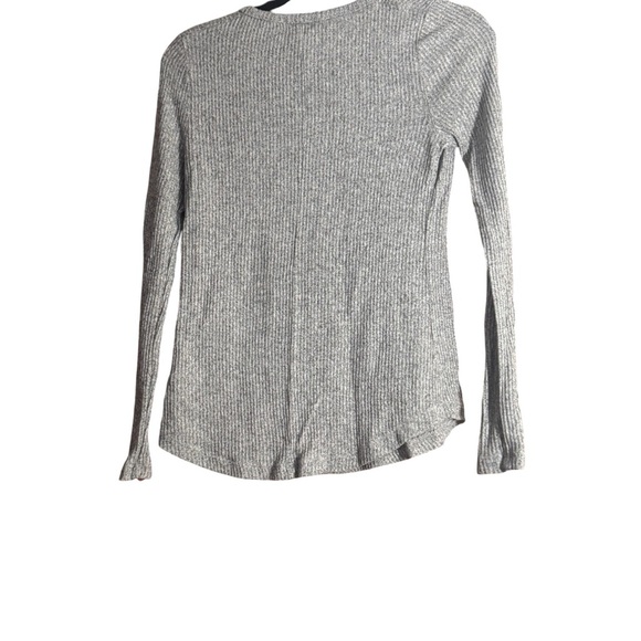 Old Navy Heather Gray Long Sleeve Top - Picture 3 of 3
